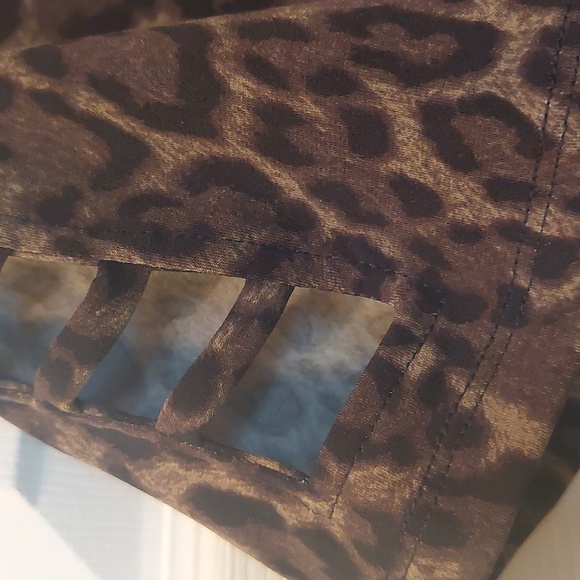 NWT, MICHAEL KORS blouse, size L, dark khaki/black color - Picture 5 of 6